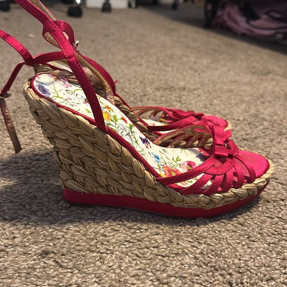 Guess pink wedges - Picture 2 of 11